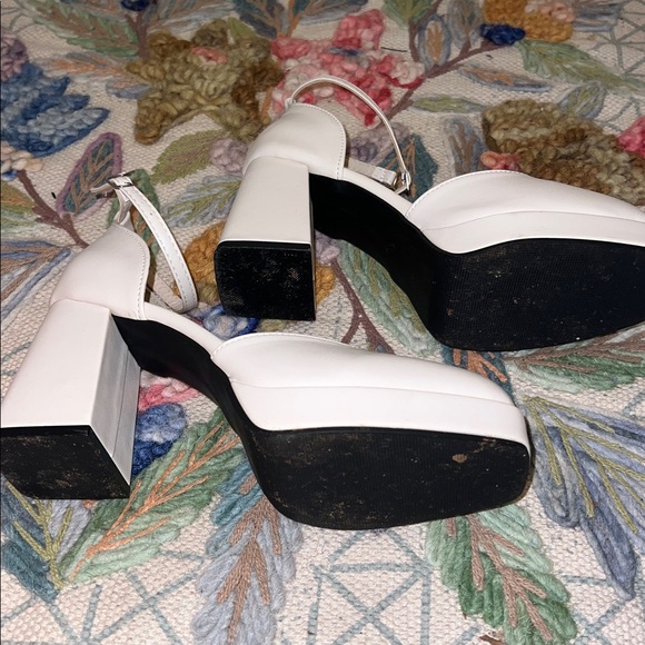 Cream / Off White Square Toe Mary Jane Heels - Picture 3 of 6